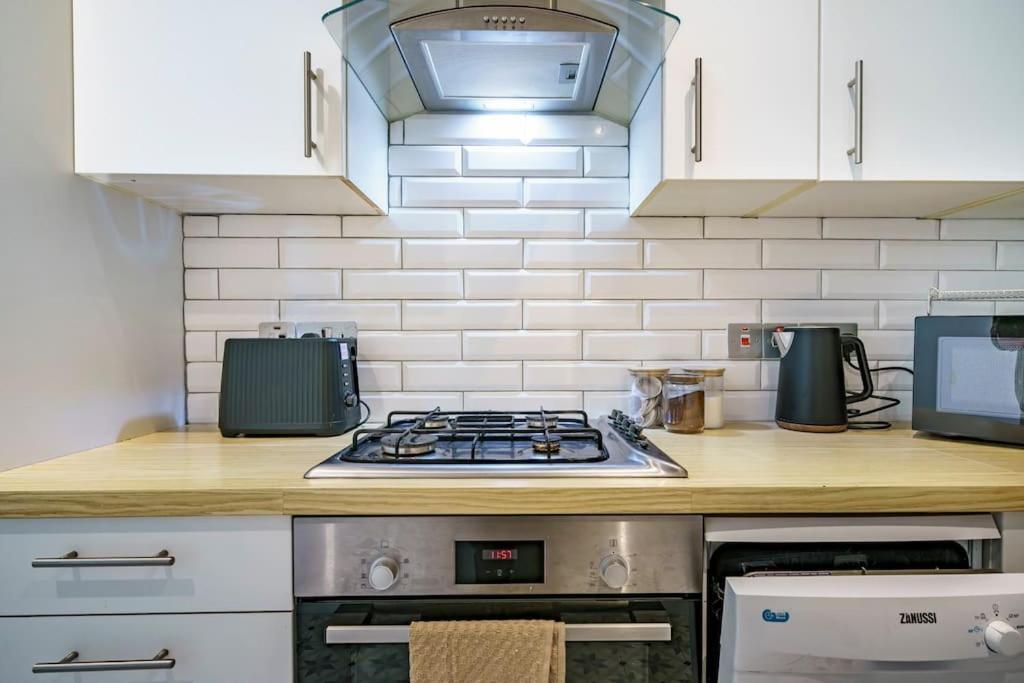 Stylish City Centre 2 Bedroom Apartment With Belfast Cityscape View Exterior foto
