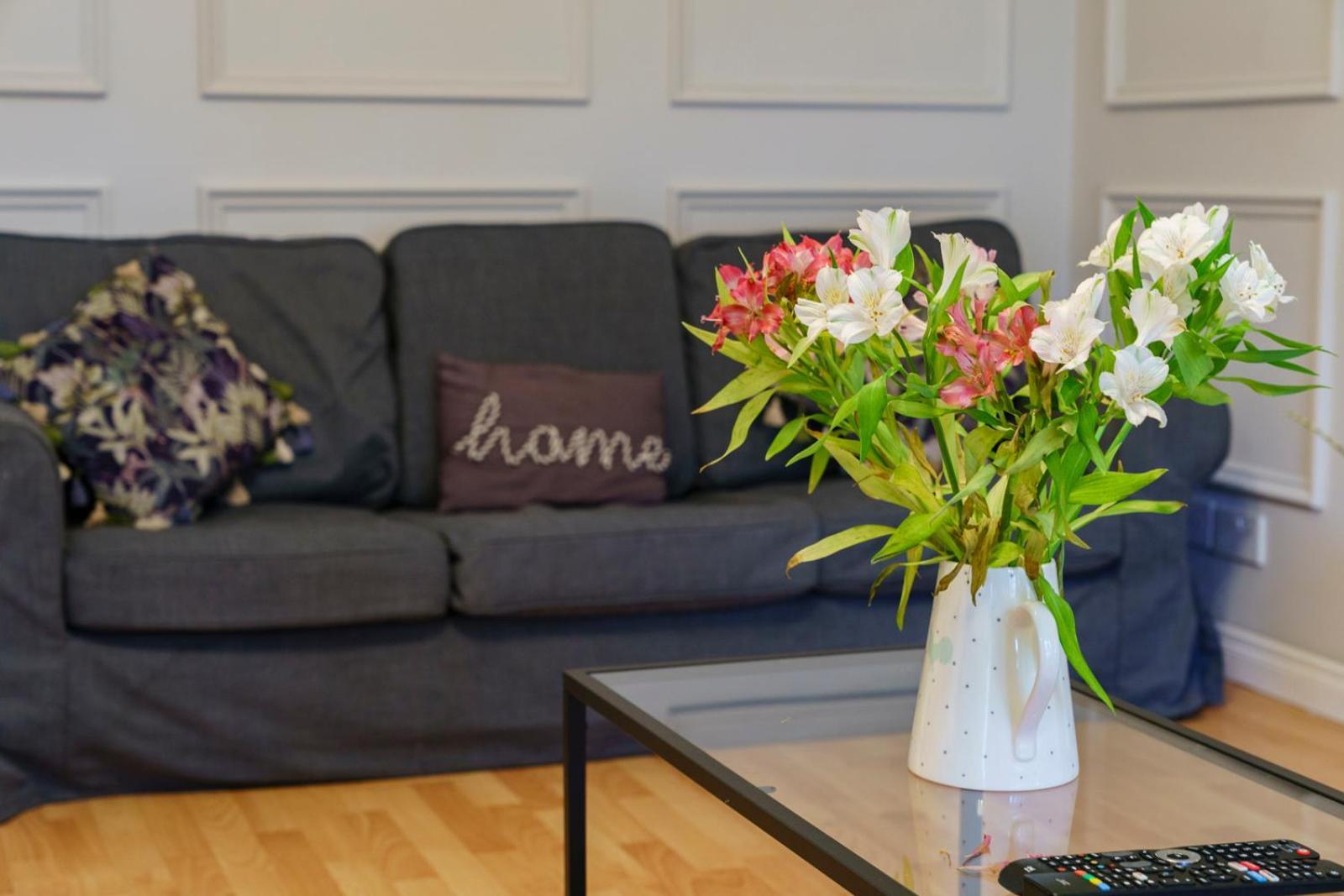 Stylish City Centre 2 Bedroom Apartment With Belfast Cityscape View Exterior foto